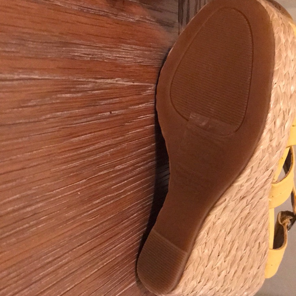 Spring Wedge - Picture 3 of 4